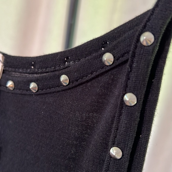 Emma and Sam stud trimmed tank - Picture 8 of 8